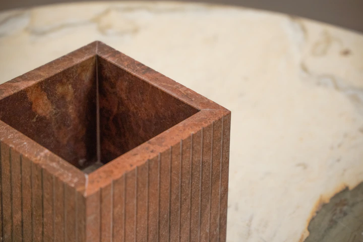 Mármore Terracota com acabamento frisado